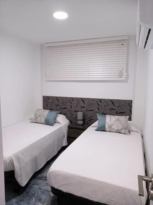 Modern Apartment Right In The Heart Of 貝尼多姆 外观 照片