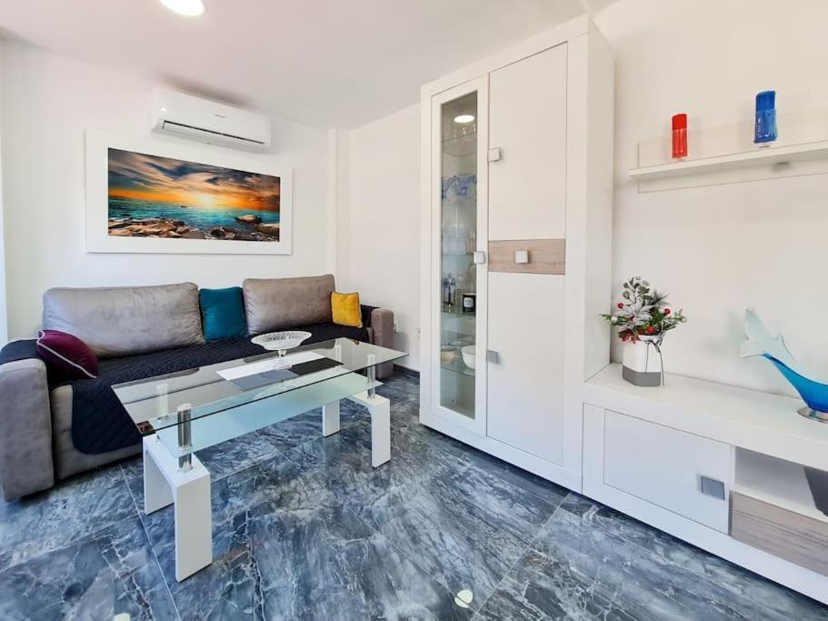 Modern Apartment Right In The Heart Of 貝尼多姆 外观 照片